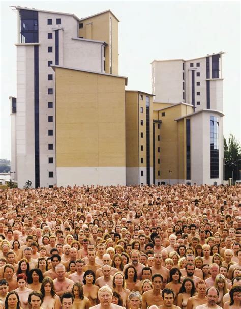 youngnude|The Naked World of Spencer Tunick